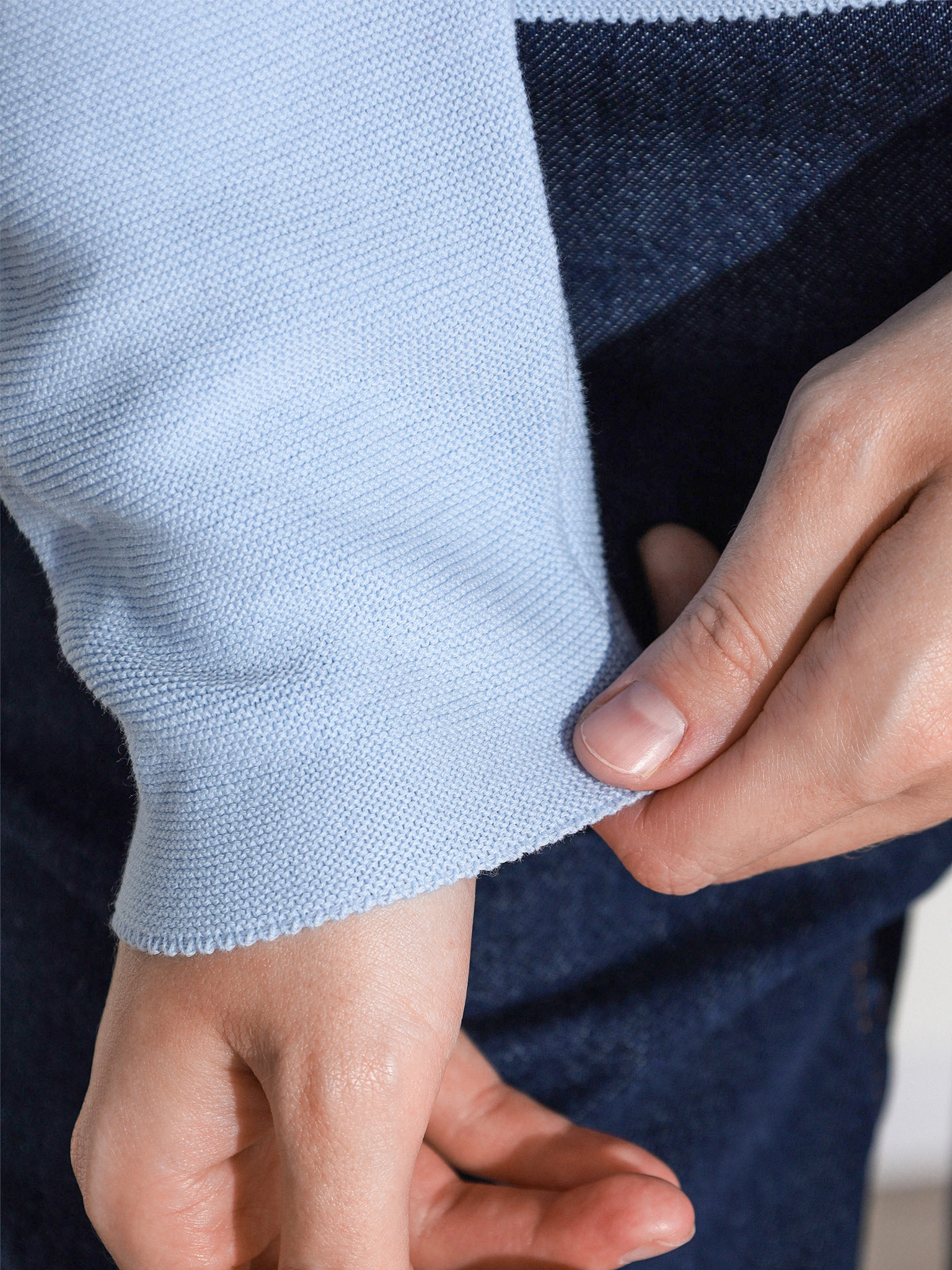 Пуловер голубого цвета из хлопка